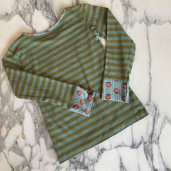 Mustard Pie 💚Olive Green Button Cuffed Top with Floral Trim - Picture 3 of 3